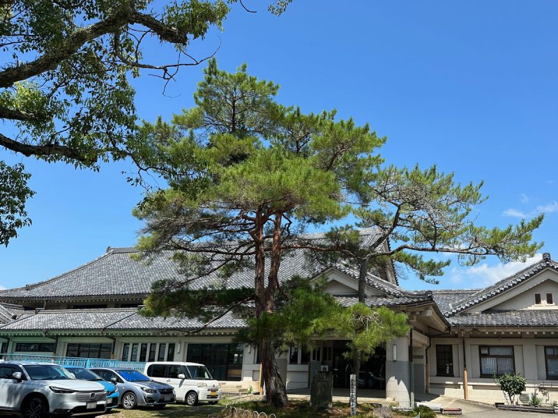 鼓坂小学校 講堂